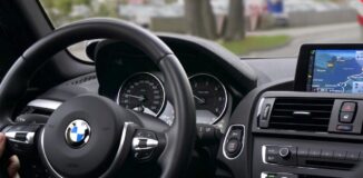 Kierownica-bmw-w-nowym-samochodzie