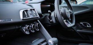 Wnetrze-luksusowego-samochodu